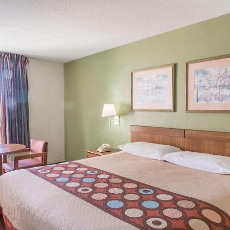Super 8 By Wyndham Tifton Exterior foto