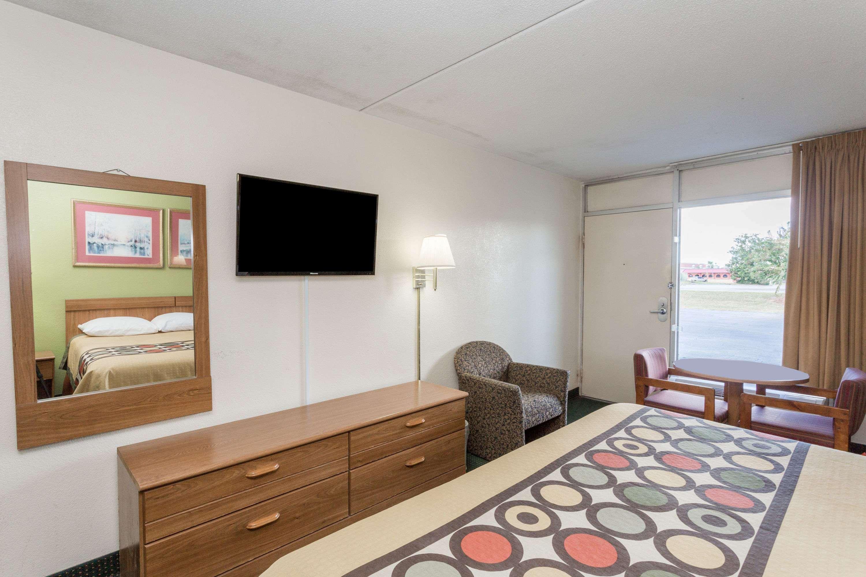 Super 8 By Wyndham Tifton Exterior foto