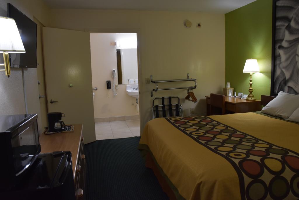 Super 8 By Wyndham Tifton Exterior foto