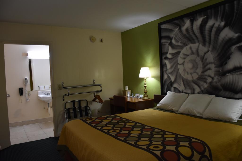 Super 8 By Wyndham Tifton Exterior foto