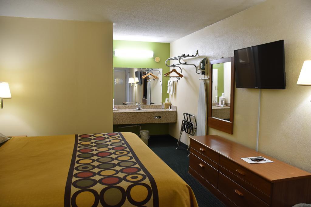 Super 8 By Wyndham Tifton Exterior foto
