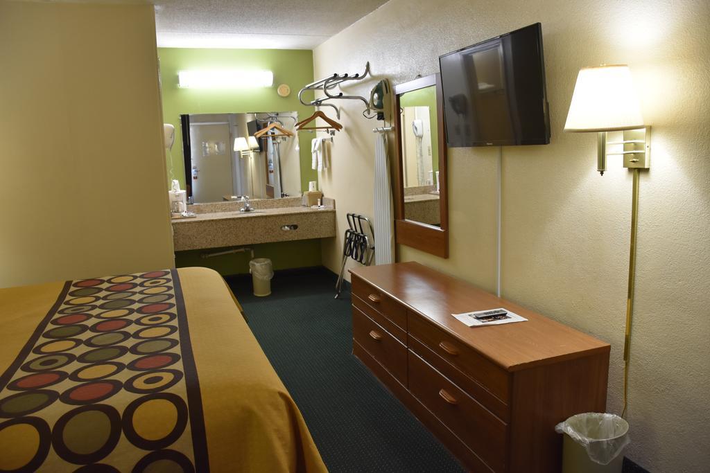 Super 8 By Wyndham Tifton Exterior foto